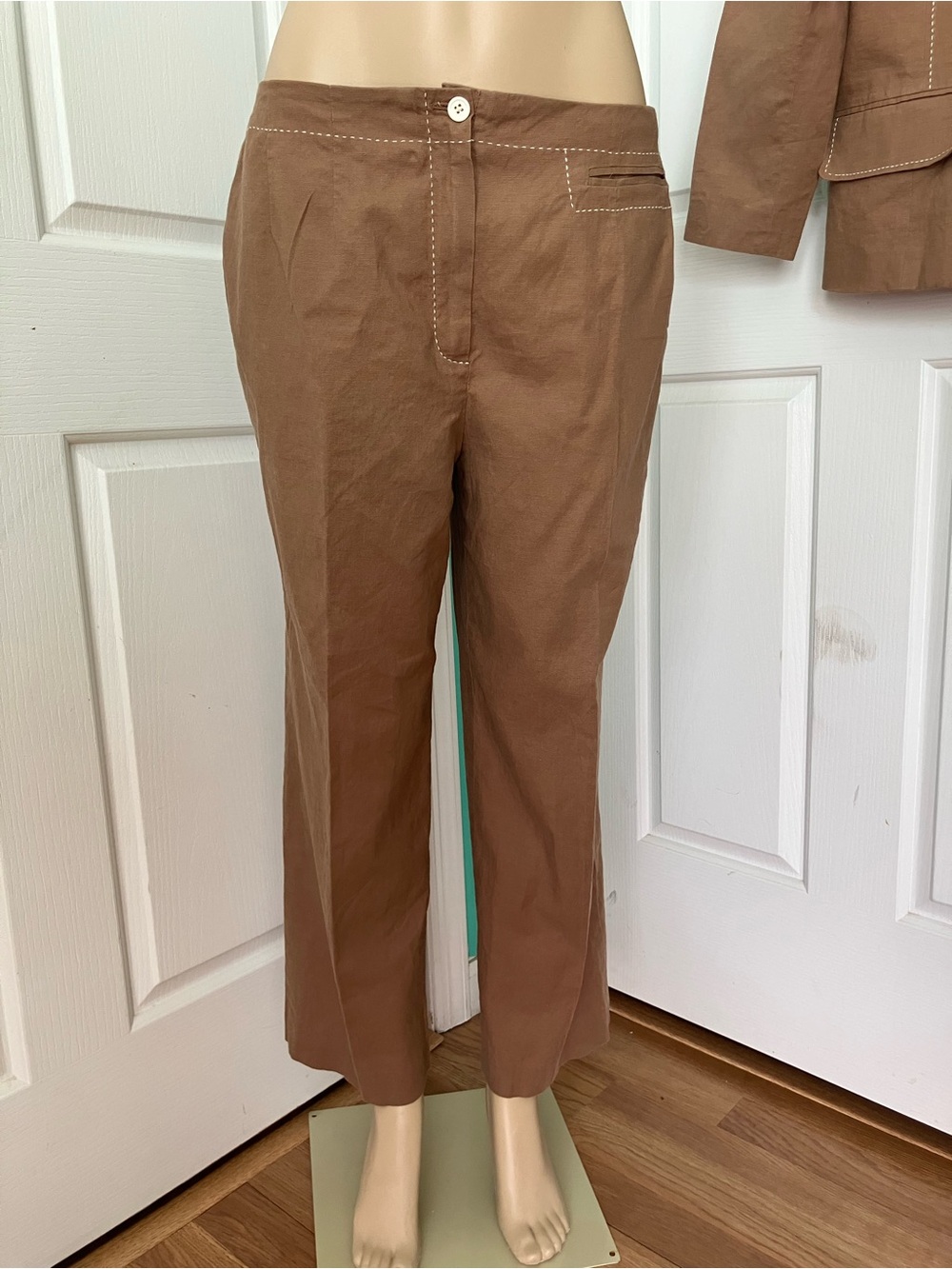 Vintage Camel Linen Blend  Straight-Leg Women's  2 piece Pants Suit